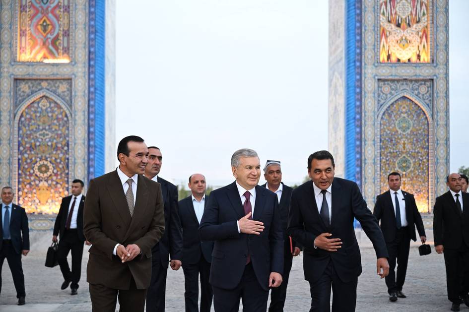 Президент қиймати 1,7 трлн сўм бўлган “Бурҳониддин Марғиноний” мажмуаси билан танишди